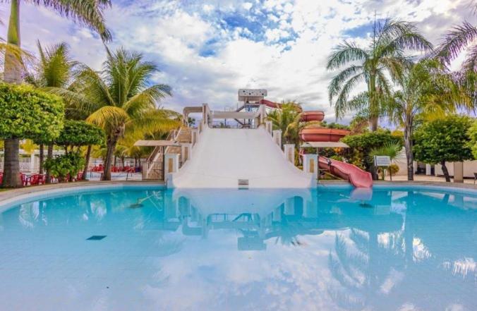 Hotel Lacqua Diroma Iii Com Roupa De Cama Destinos Combinados Turismo Caldas Novas